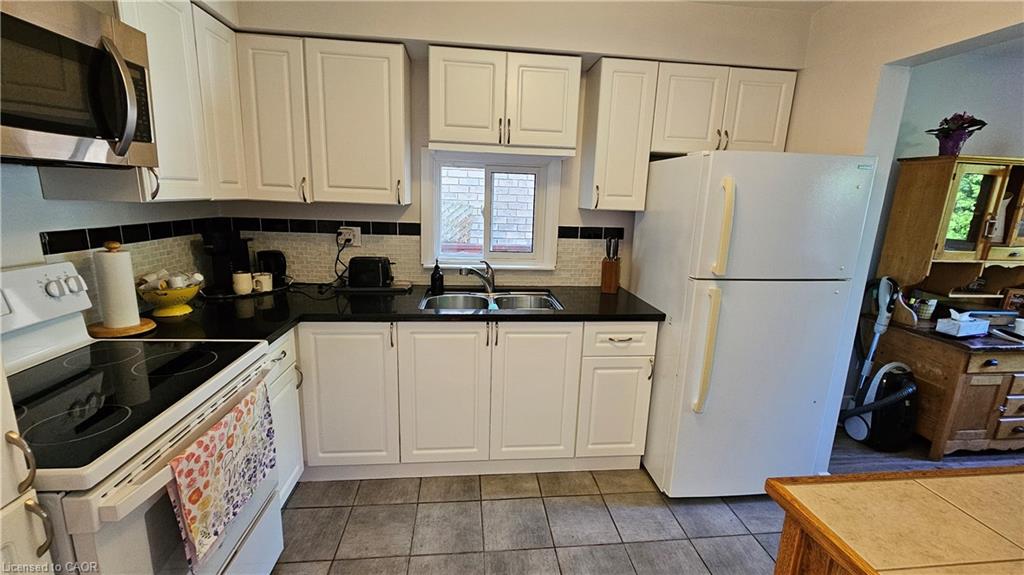 4 Parkside Drive Property Photo 9