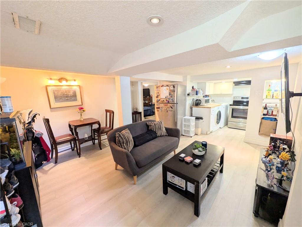 7 Campbell Avenue Property Photo 21