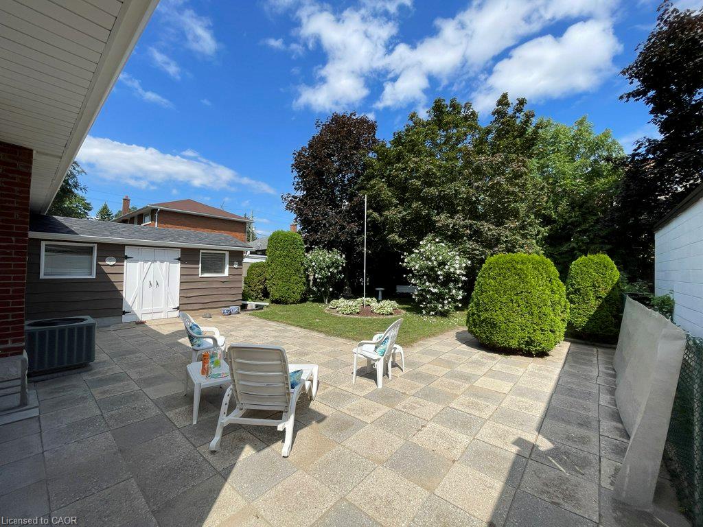 88 Bond Street Property Photo 3