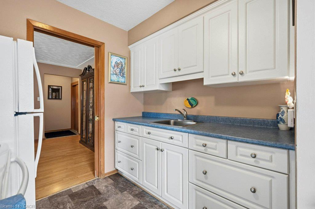 88 Bond Street Property Photo 8