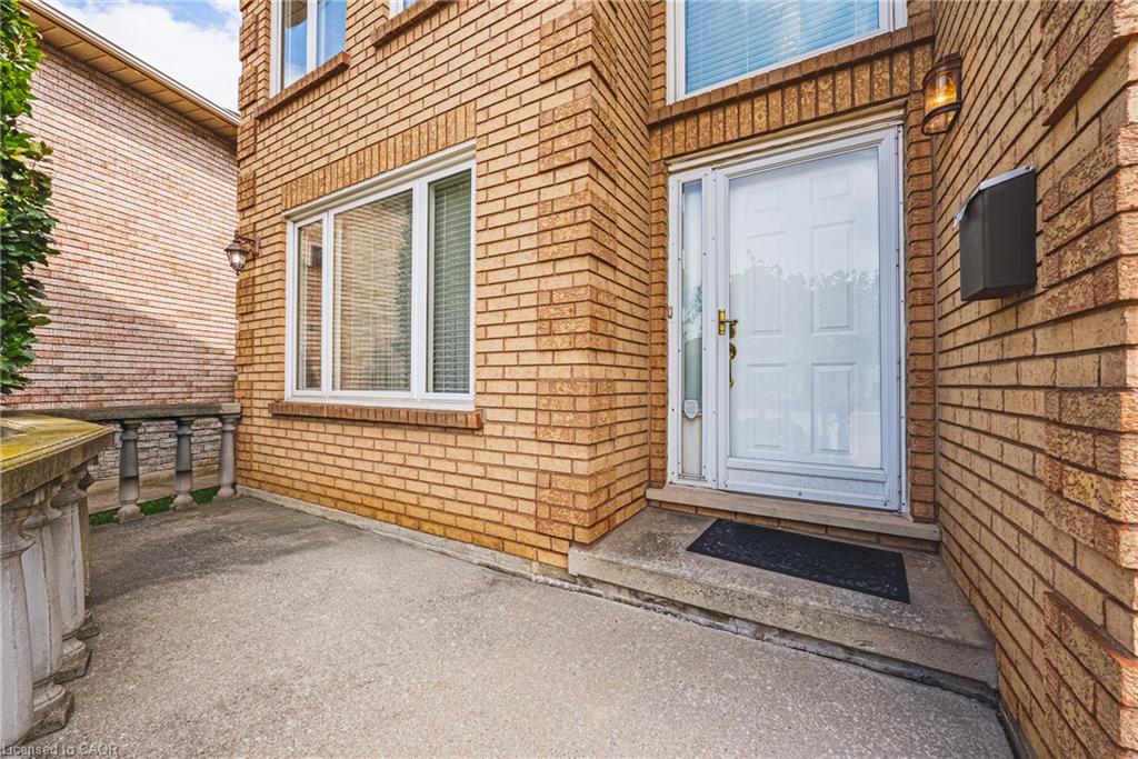 90 Fairington Crescent Property Photo 5
