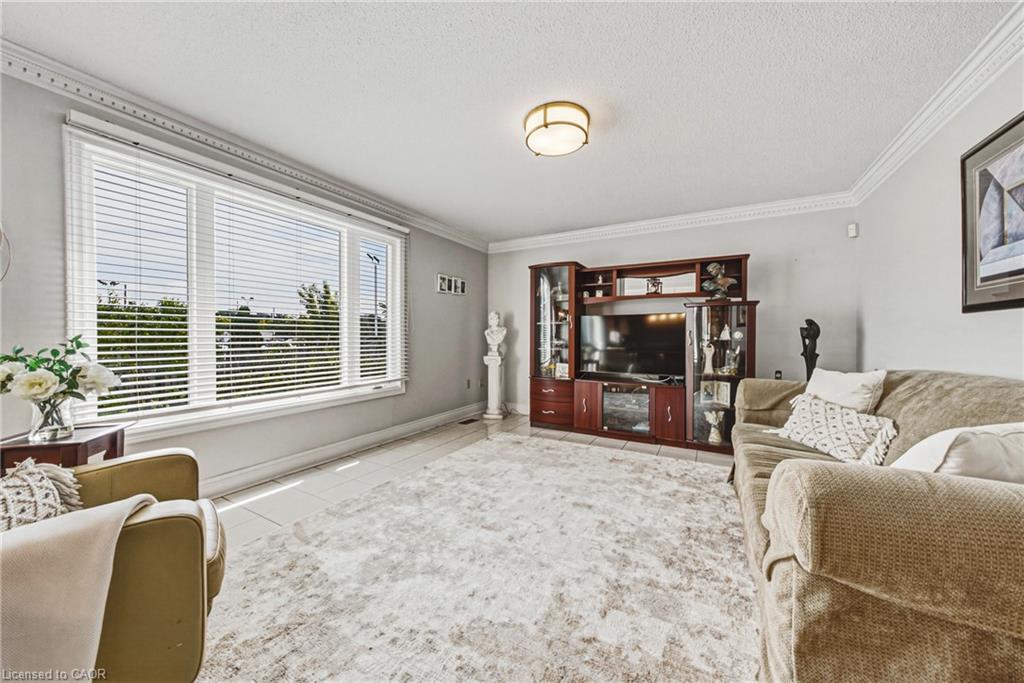 90 Fairington Crescent Property Photo 11
