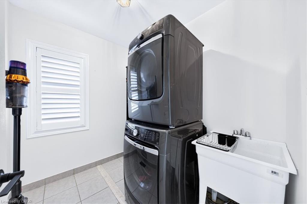 1469 Haws Crescent Property Photo 24