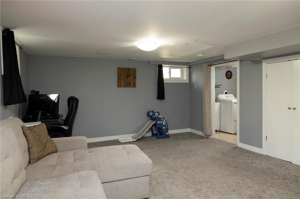92 Sovereign Street W Property Photo 18