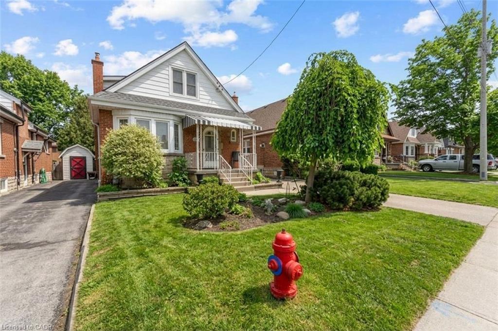193 Huxley Avenue S Property Photo 1