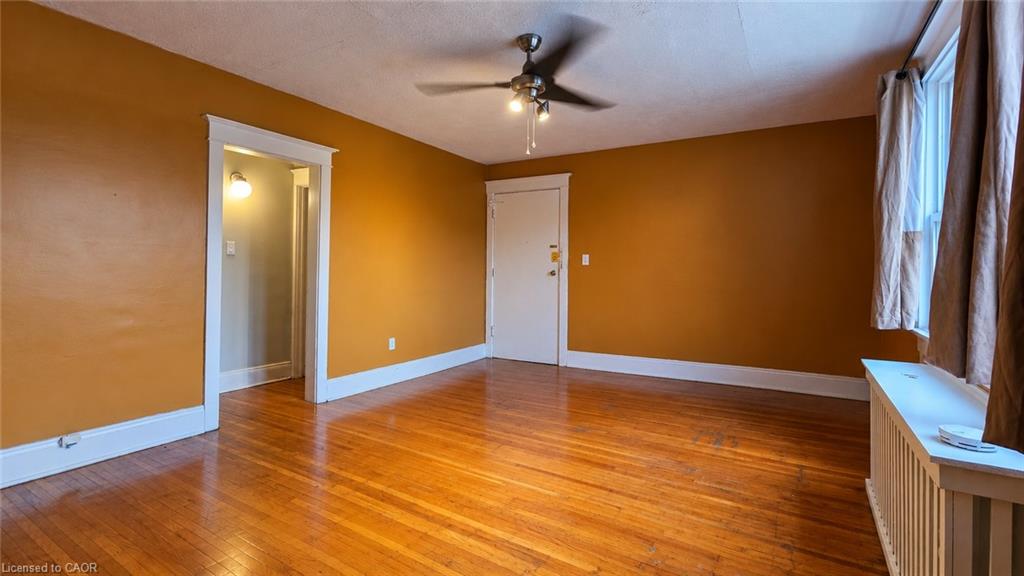 4-229 Hess Street S Property Photo 2