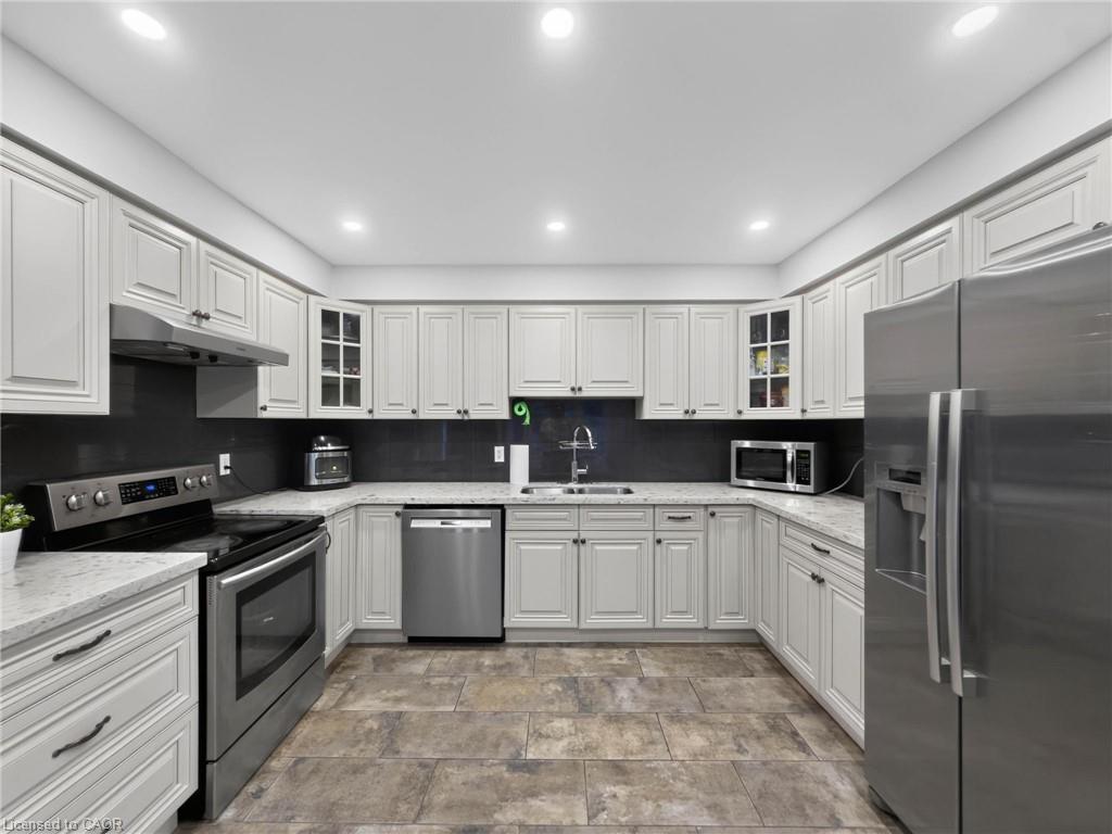 12 Sundrop Court Property Photo 11