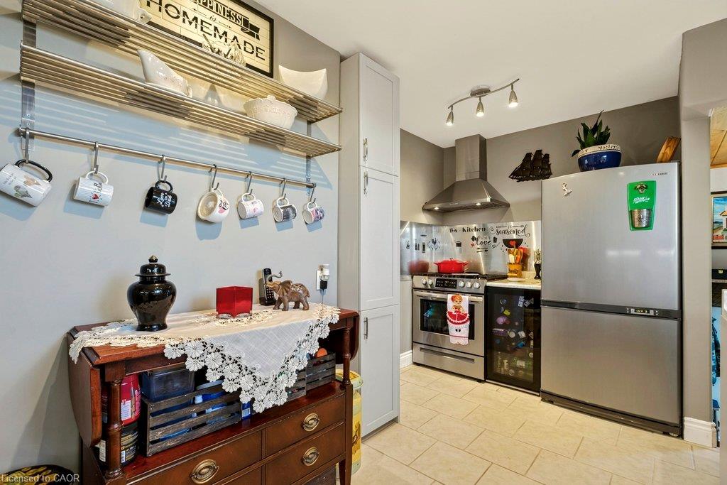 919 Ridge Road E Property Photo 13