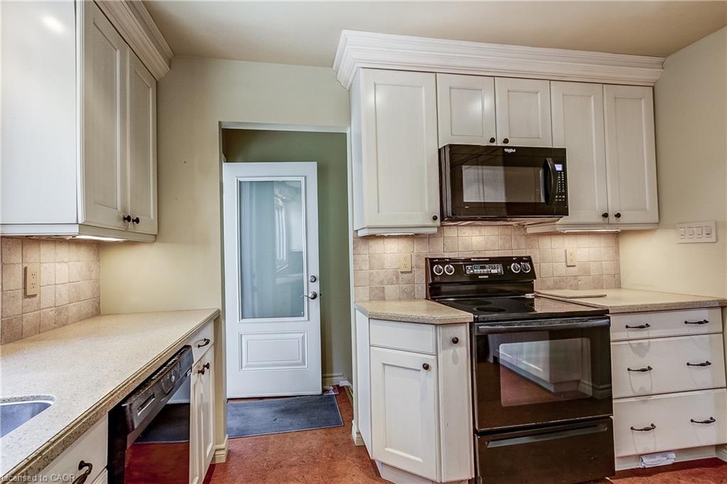 1360 Majestic Drive Property Photo 15