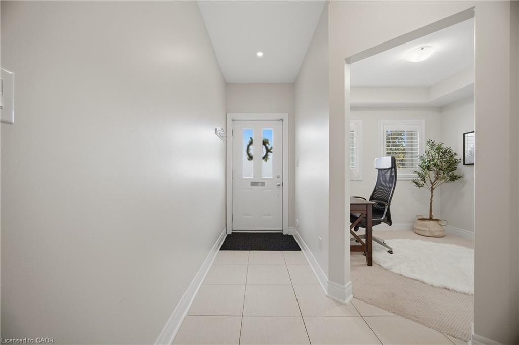 1860 Burnhamthorpe Road E Property Photo 4