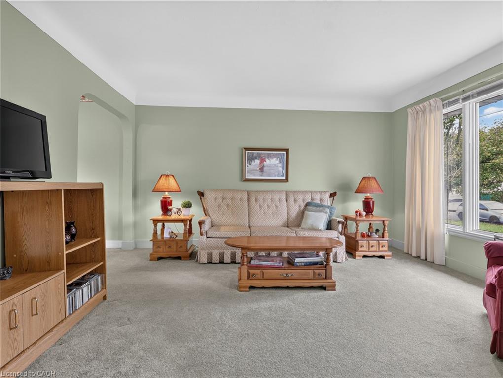 94 Jacobson Avenue Property Photo 4
