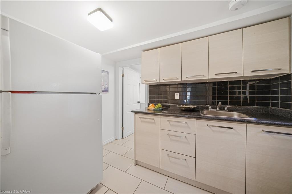 2-107 Queen Street S Property Photo 12