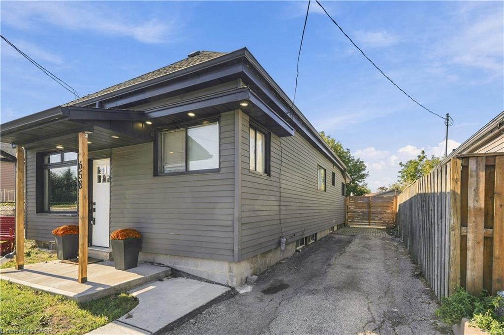 658 Upper Wellington Street Property Photo 4