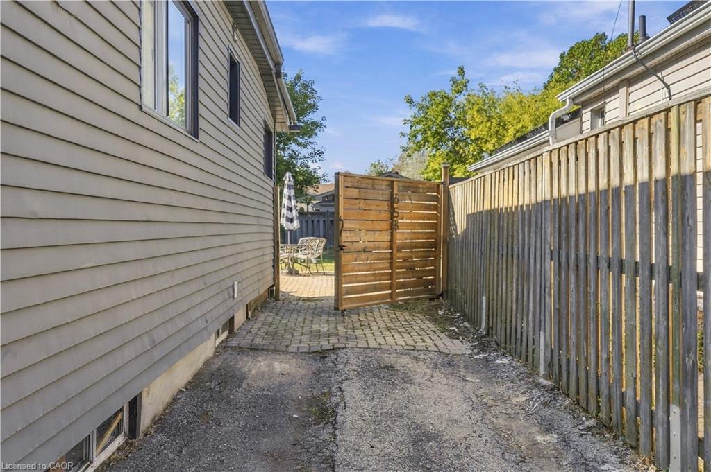 658 Upper Wellington Street Property Photo 7
