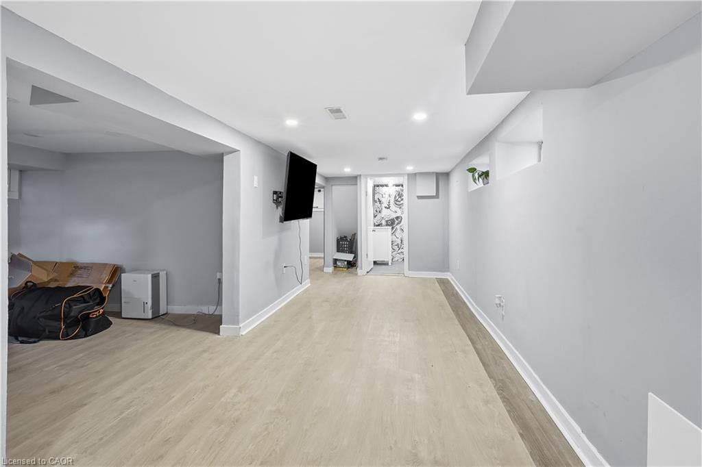 658 Upper Wellington Street Property Photo 33