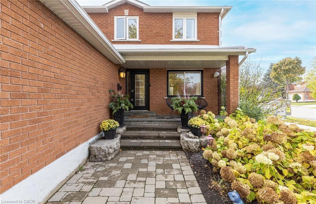 467 Hedgerow Lane Property Photo 3