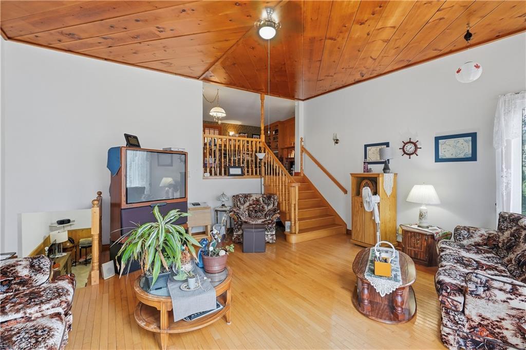 338 Albany Street Property Photo 13