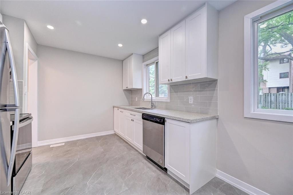 110 Conway Drive Property Photo 1