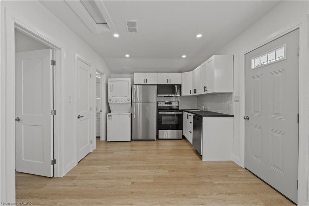 2-362 Gatfield Avenue Property Photo 4