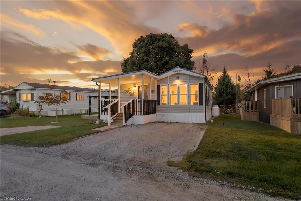 60-495856 10th Line Property Photo 1