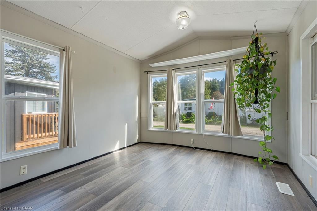 60-495856 10th Line Property Photo 15