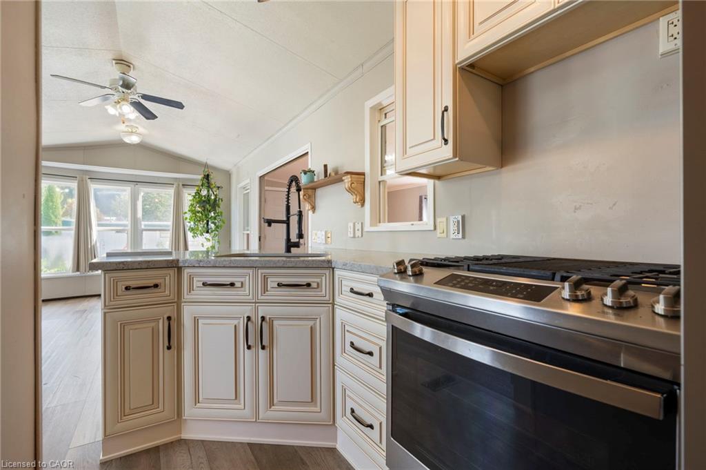 60-495856 10th Line Property Photo 17