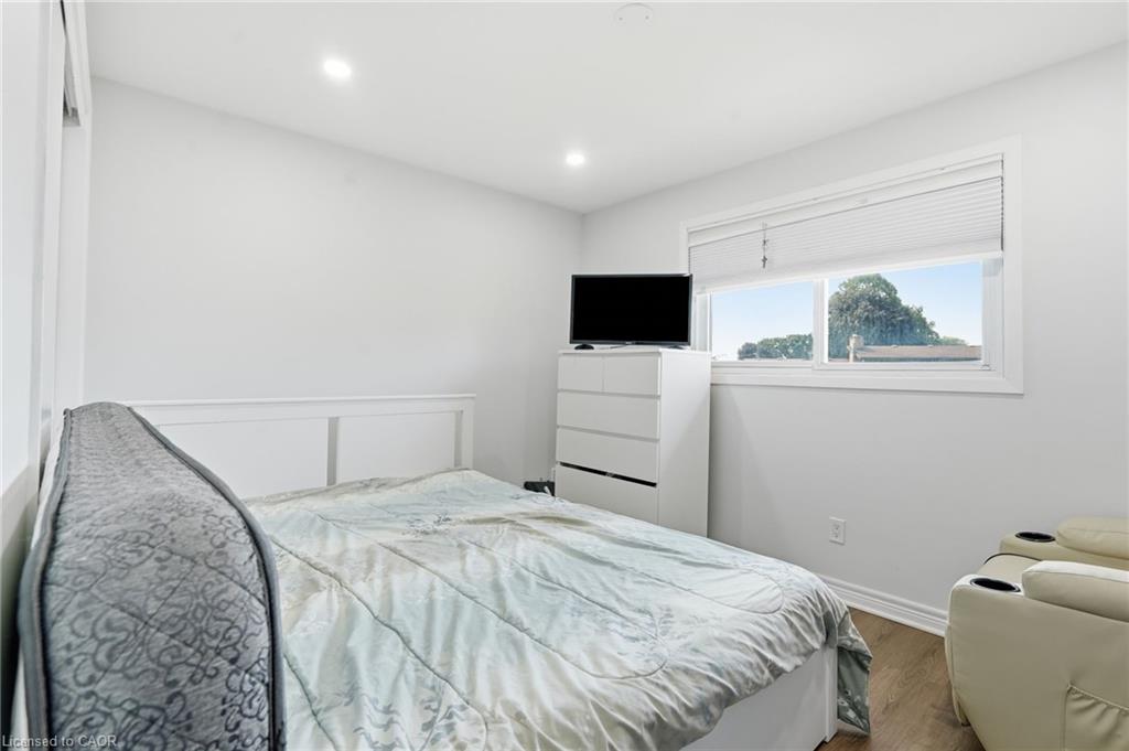 6562 Glengate Street Property Photo 12