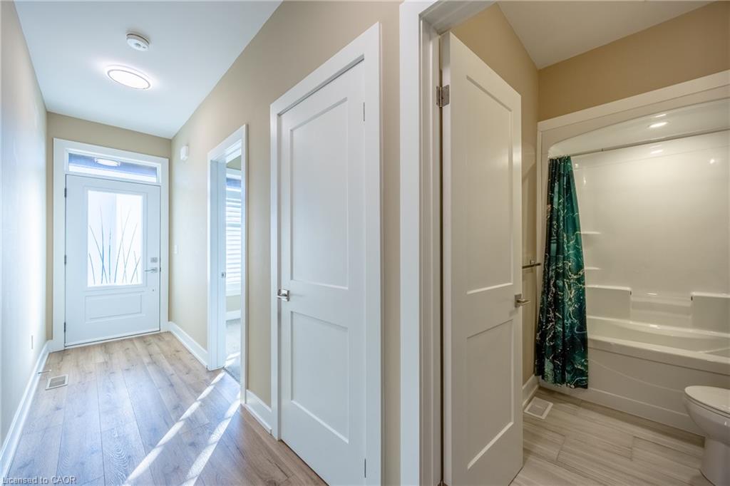 248 Lafayette Street E Property Photo 5