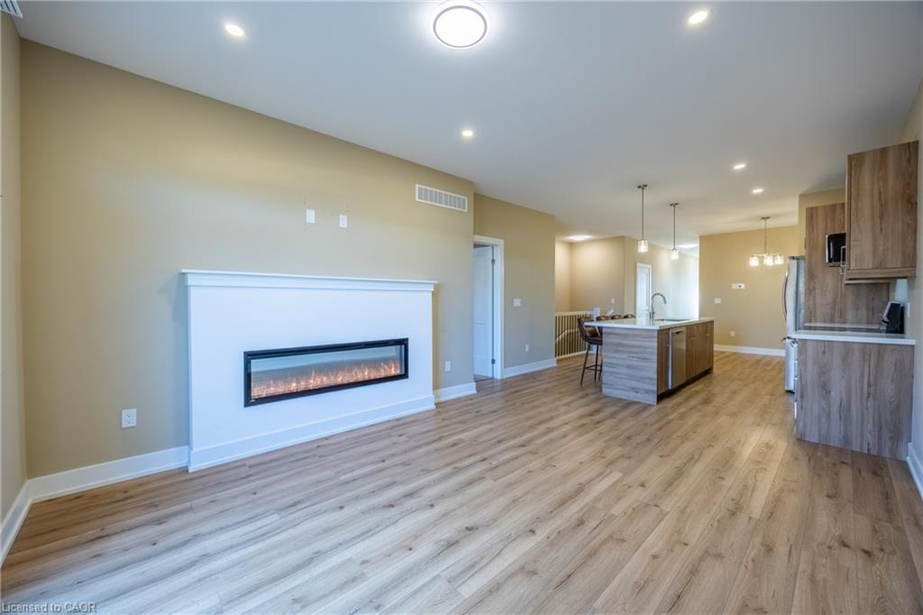 248 Lafayette Street E Property Photo 15