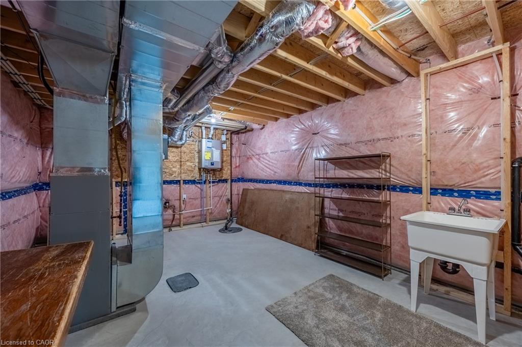 248 Lafayette Street E Property Photo 28