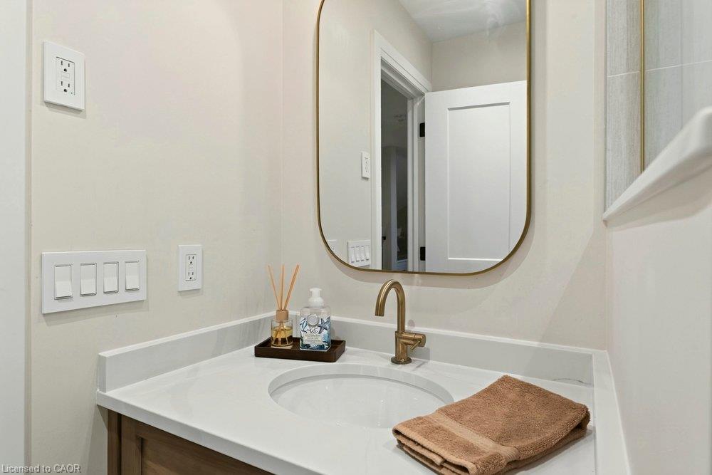 98 Moore Crescent Property Photo 32