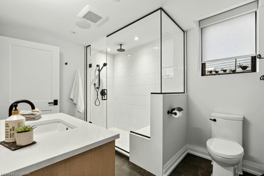 98 Moore Crescent Property Photo 43