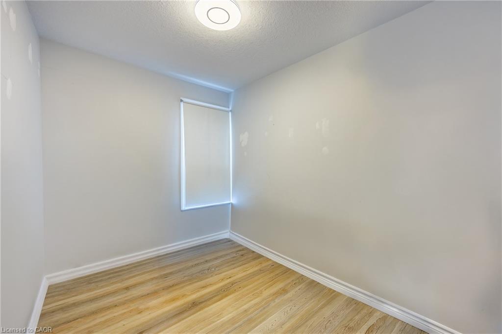 89 Talbot Street S Property Photo 22