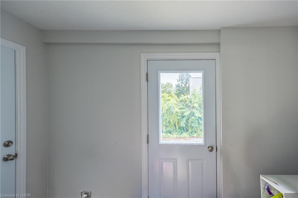 89 Talbot Street S Property Photo 26