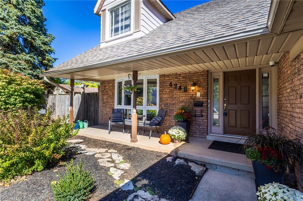4248 Dunvegan Road Property Photo 4