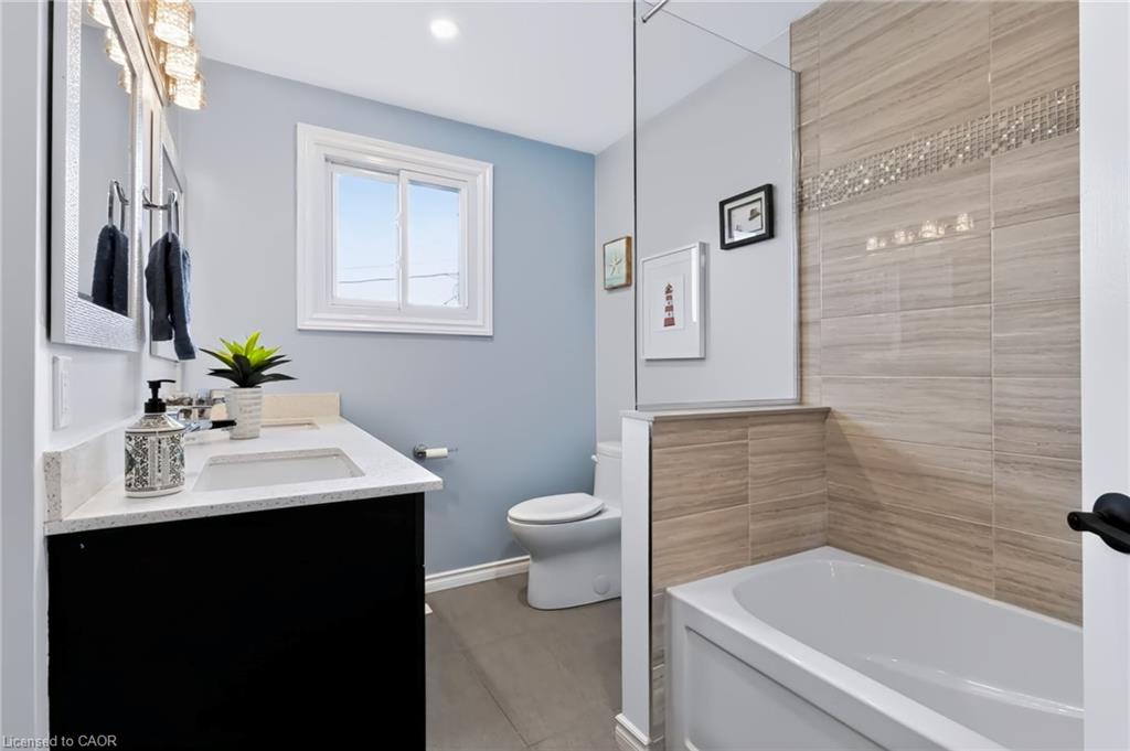 4248 Dunvegan Road Property Photo 23