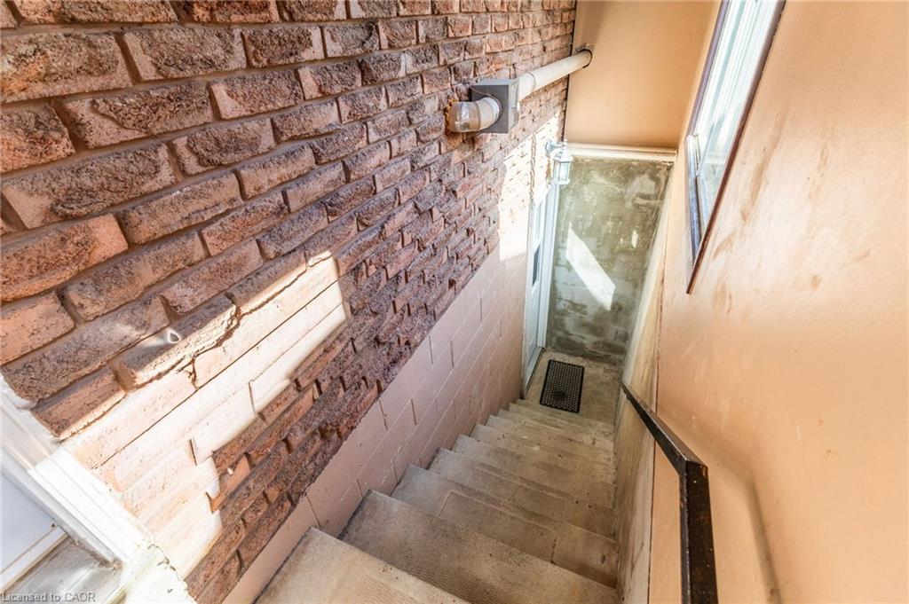 4248 Dunvegan Road Property Photo 48
