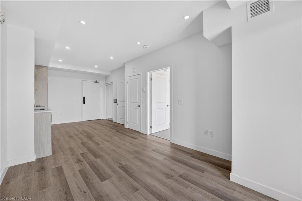 321-461 Green Road Property Photo 17