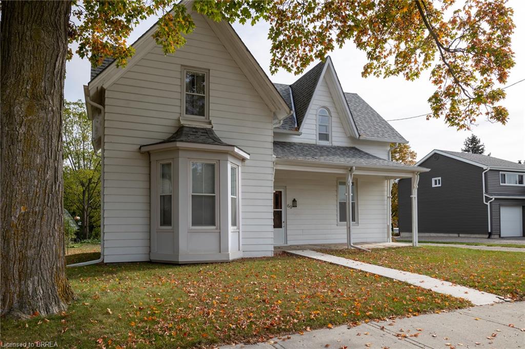 60 Simcoe Street Property Photo 3