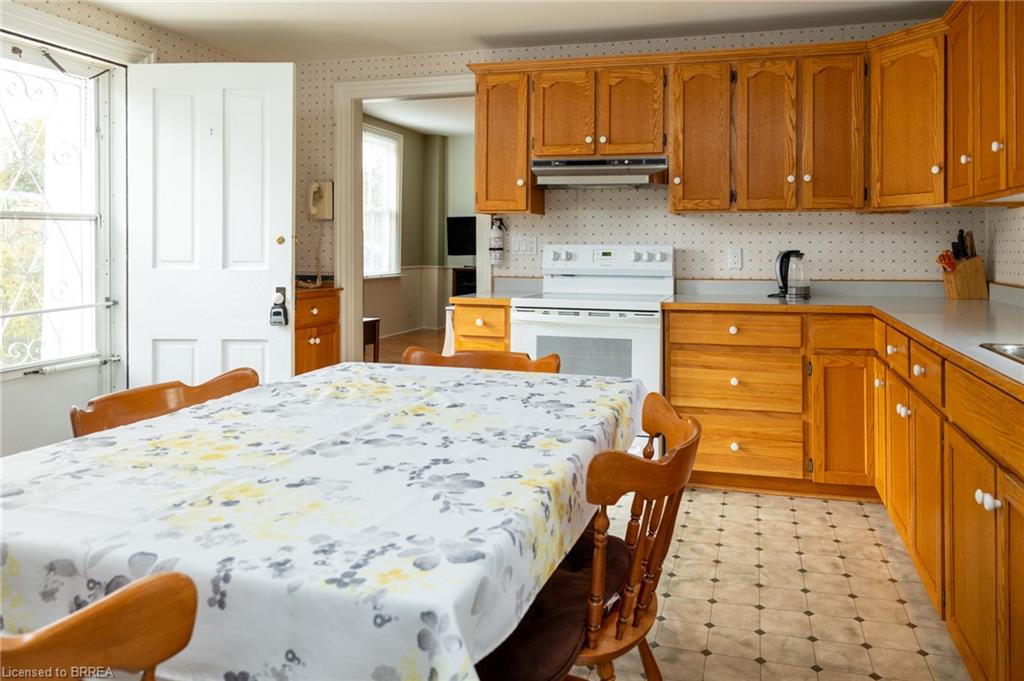 60 Simcoe Street Property Photo 12