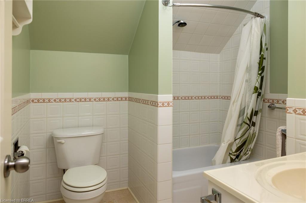 60 Simcoe Street Property Photo 21