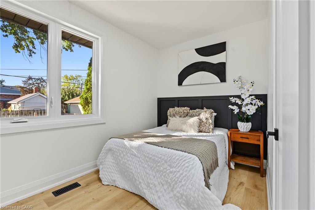98 Wise Crescent Property Photo 10