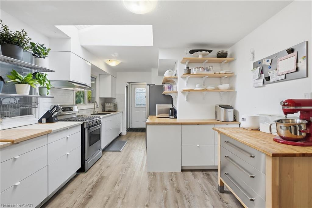 19 Ellingwood Avenue Property Photo 3