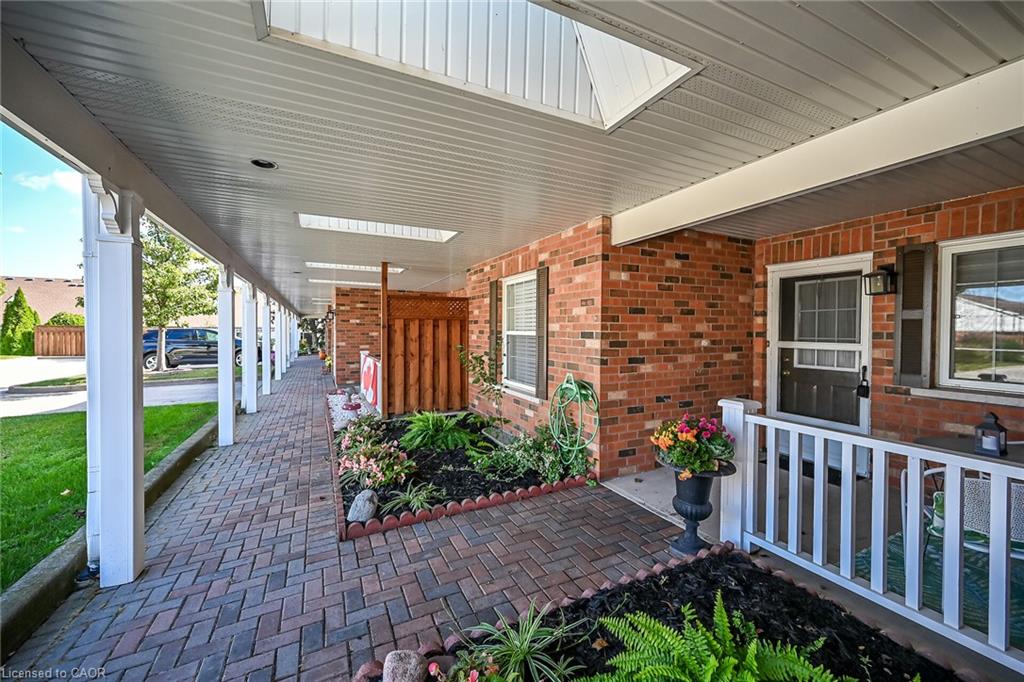 4-4108 Loganberry Court Property Photo 2