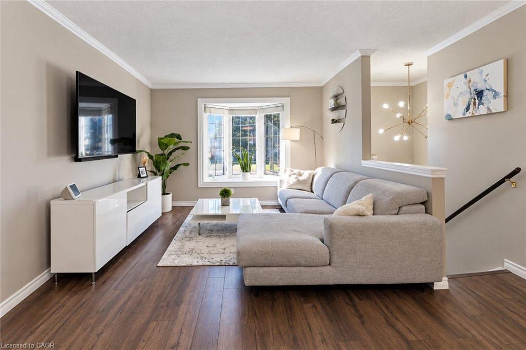 6 Sandra Crescent Property Photo 3