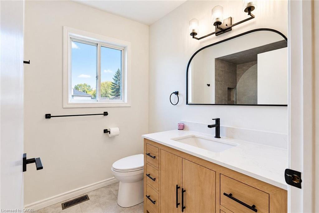 6 Sandra Crescent Property Photo 10