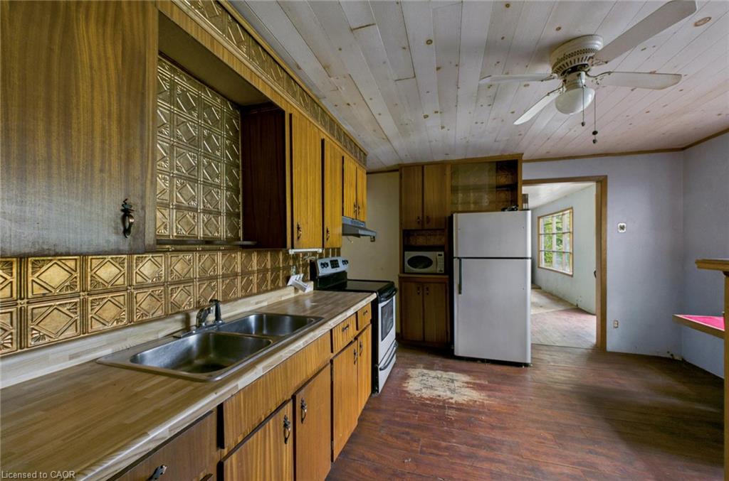 115 Broadbent Road Property Photo 7