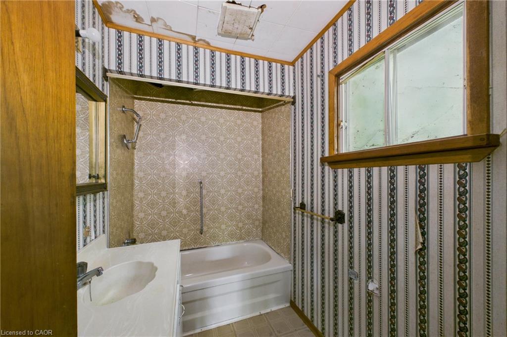 115 Broadbent Road Property Photo 9