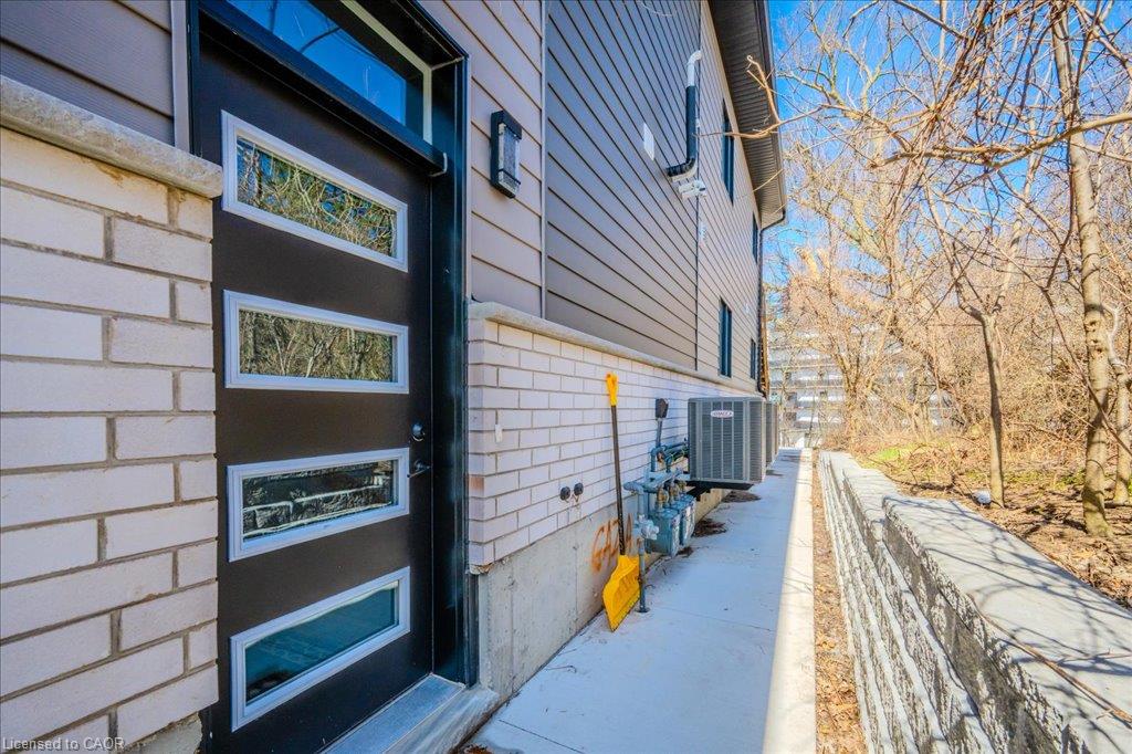 498 Karn Street Property Photo 4