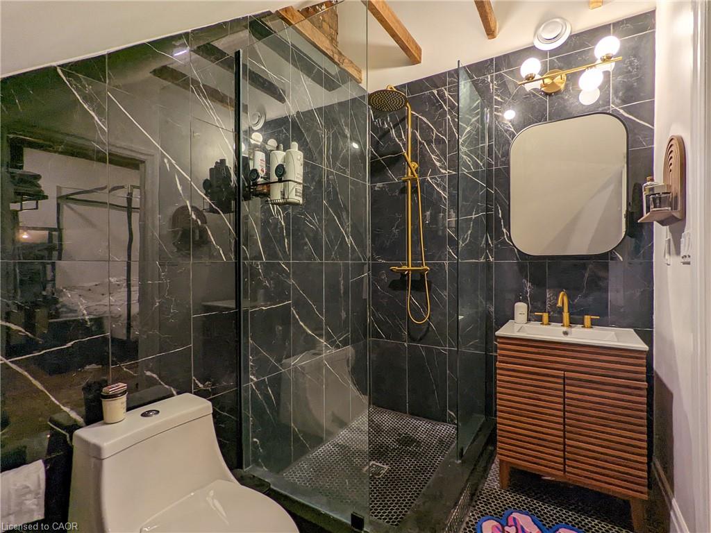 158 Hunter Street E Property Photo 9